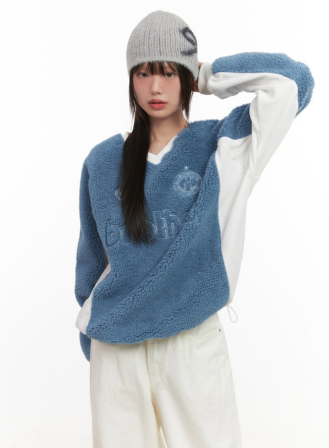 cozy-v-neck-embroidered-sweatshirt-cj502 / Light blue