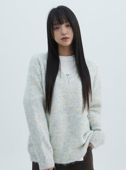 v-neck-knit-sweater-on310-1 / Light blue