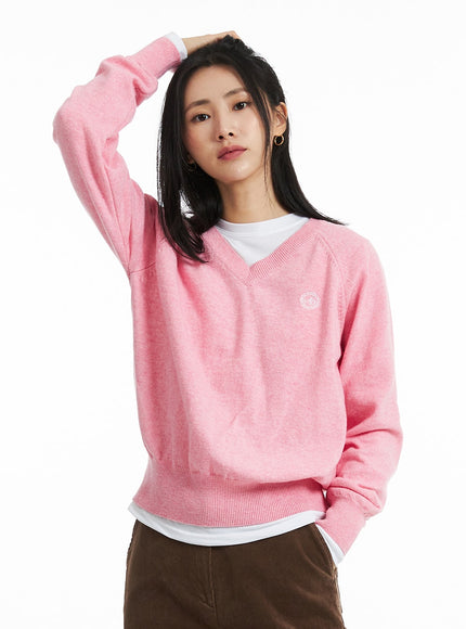 embroidered-fit-v-neck-sweater-oo323 / Pink