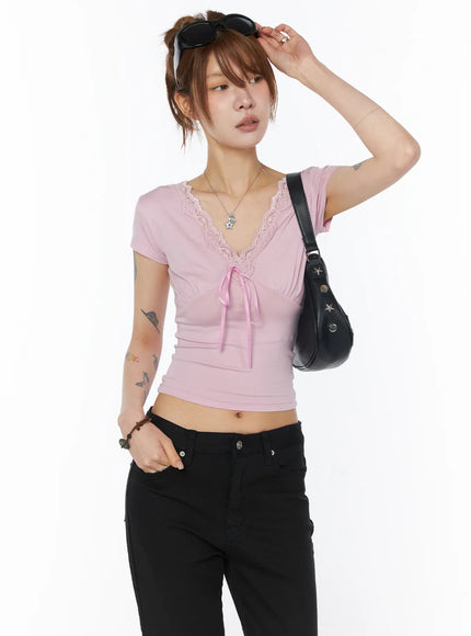 v-neck-lace-accent-top-cy527 / Pink