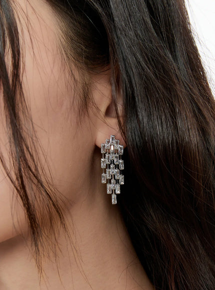 flowing-cubic-earrings-cg501 / siver