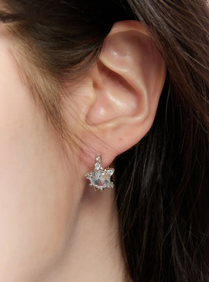 cosmic-star-stud-earrings-cm505 / Silver
