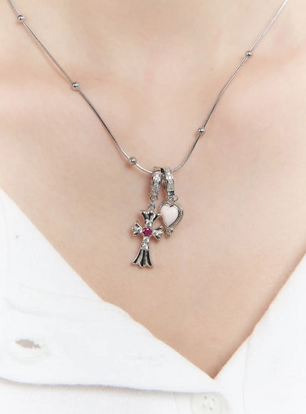 chic-heart-and-cross-necklace-cm505 / Silver
