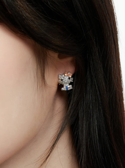 sparkling-kitty-stud-earrings-cd514 / Silver