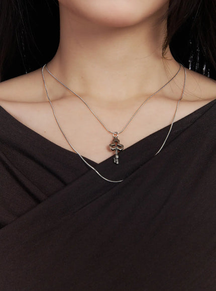 double-chain-key-necklace-cj515