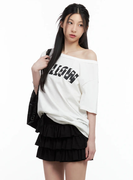 graphic-off-shoulder-oversized-tee-cl501 / White