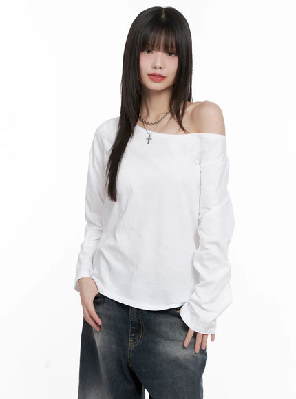 off-shoulder-long-sleeve-top-cg515 / White