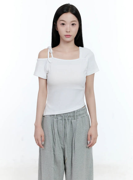 asymmetric-off-shoulder-tee-cg501 / White