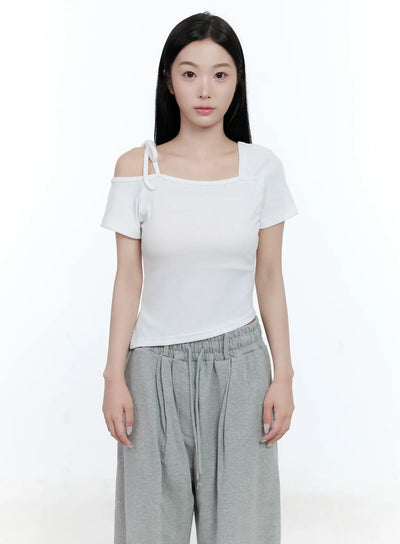 asymmetric-off-shoulder-tee-cg501 / White