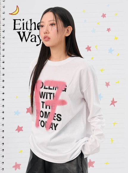 graphic-print-long-sleeve-top-in301 / White