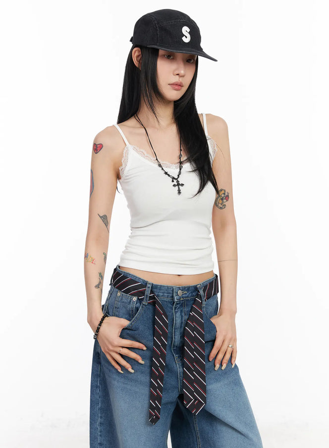 lace-trimmed-v-neck-camisole-cm516 / White