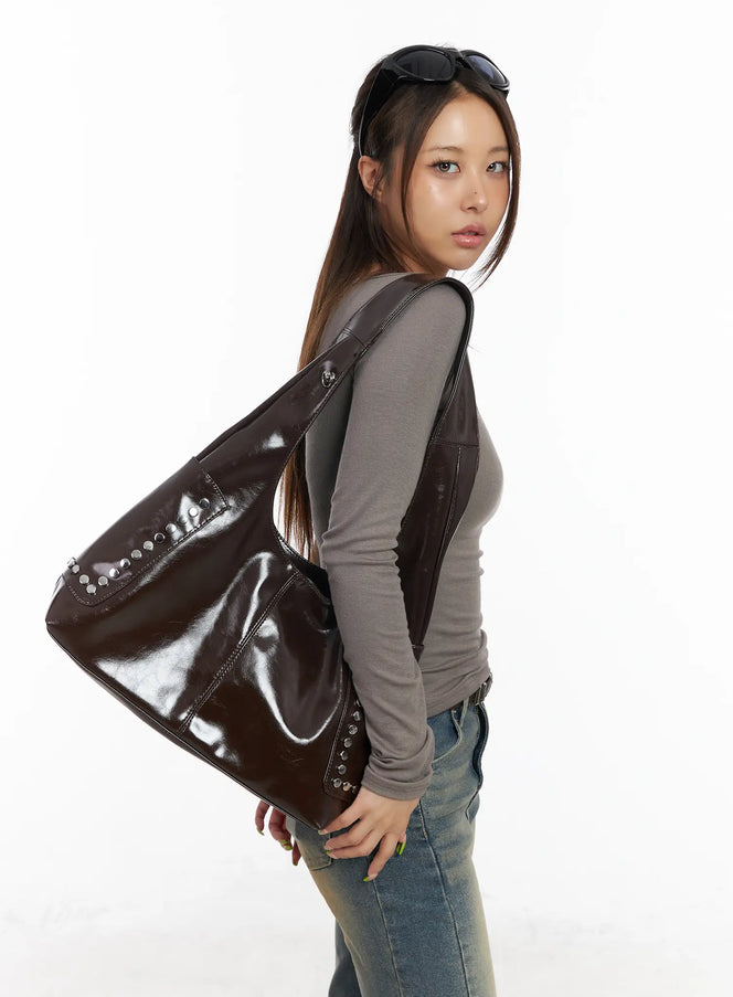 glossy-faux-leather-studded-shoulder-bag-cm520