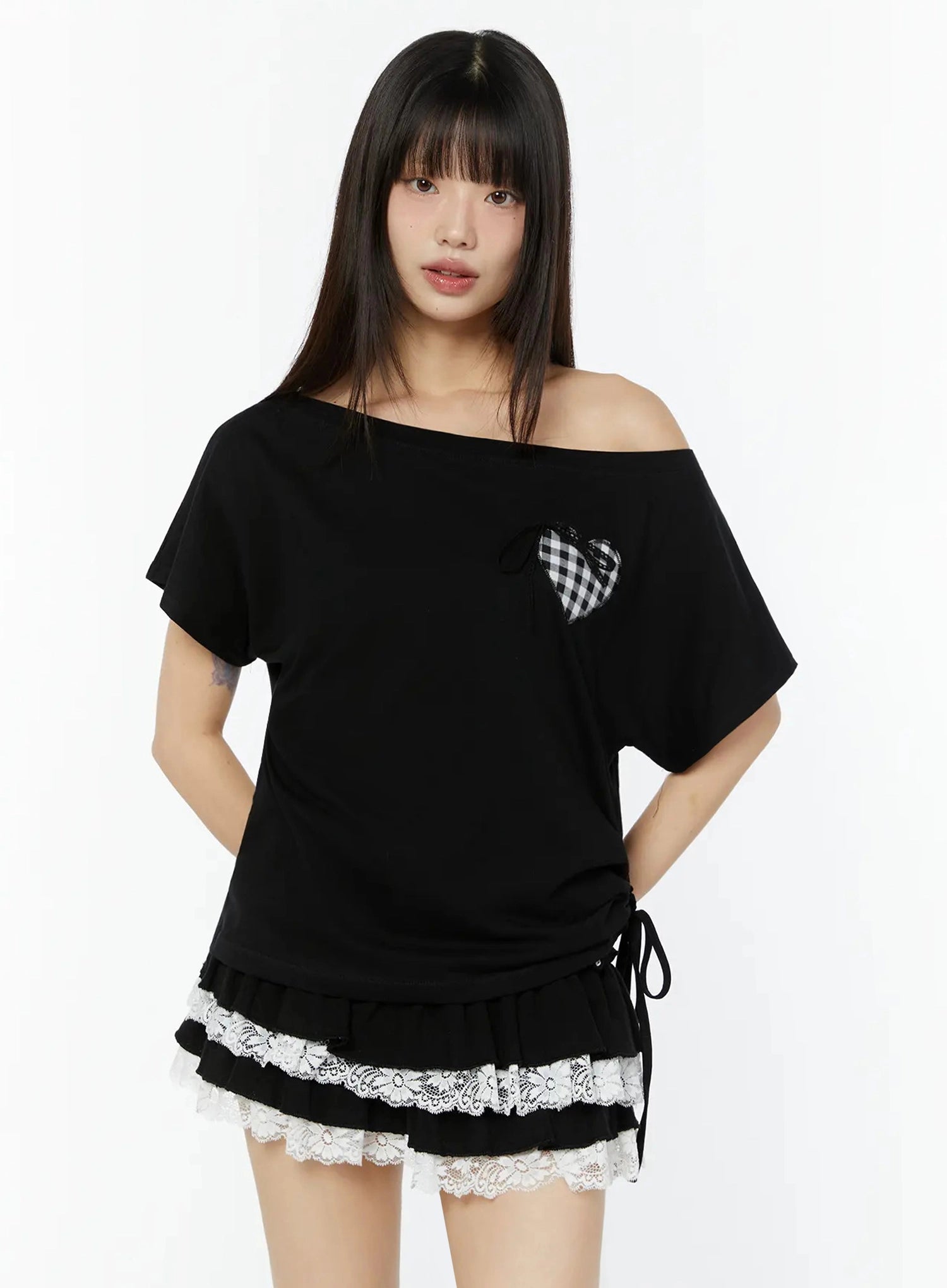 heart-patch-one-shoulder-oversized-t-shirt-iu518
