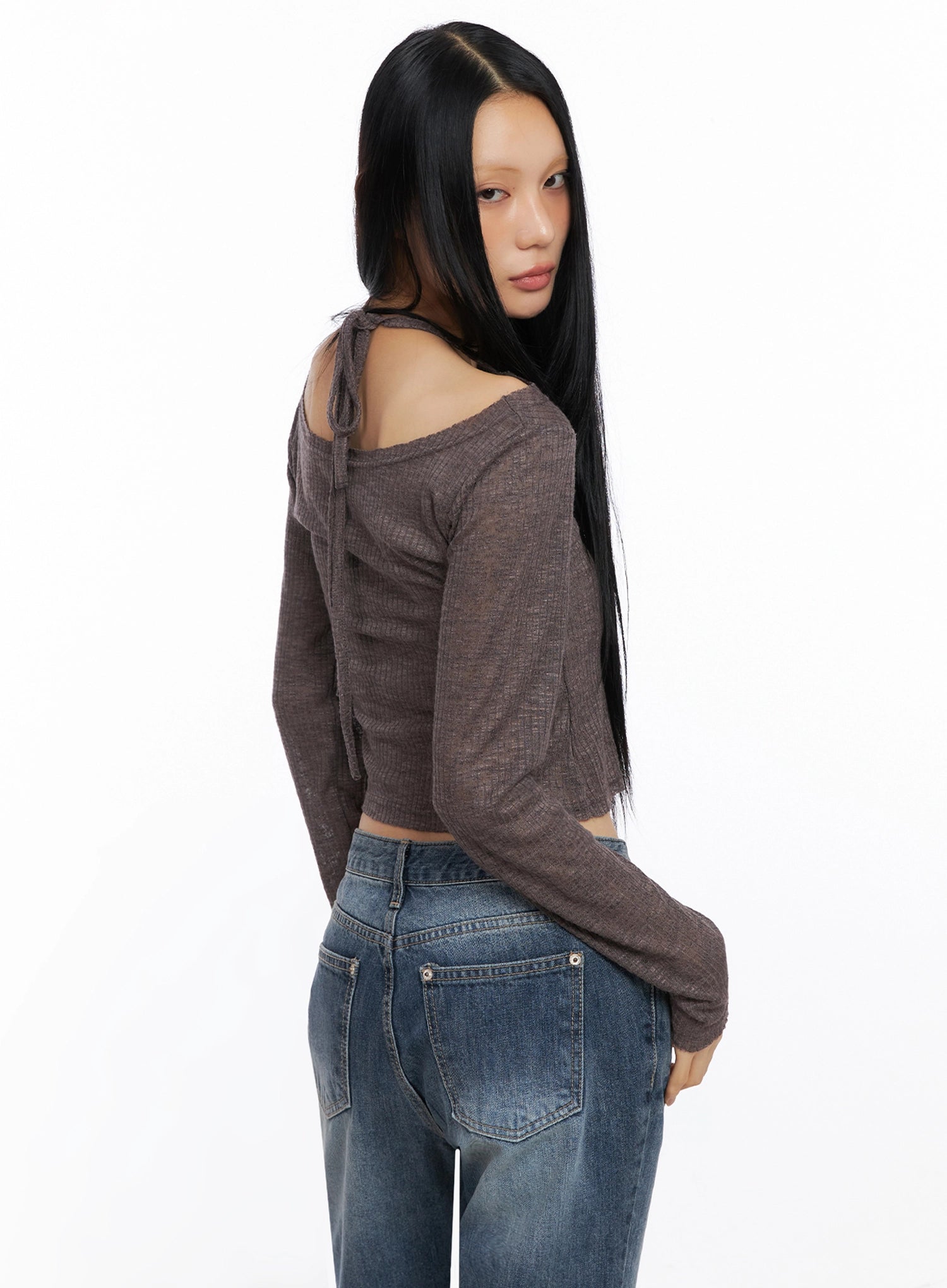 ribbed-halterneck-top-co516