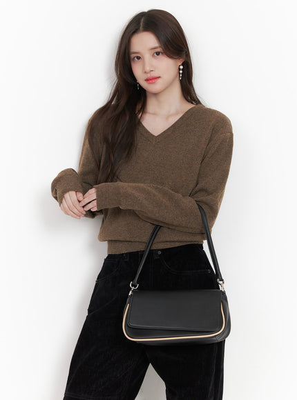 two-tone-trim-shoulder-bag-cj515