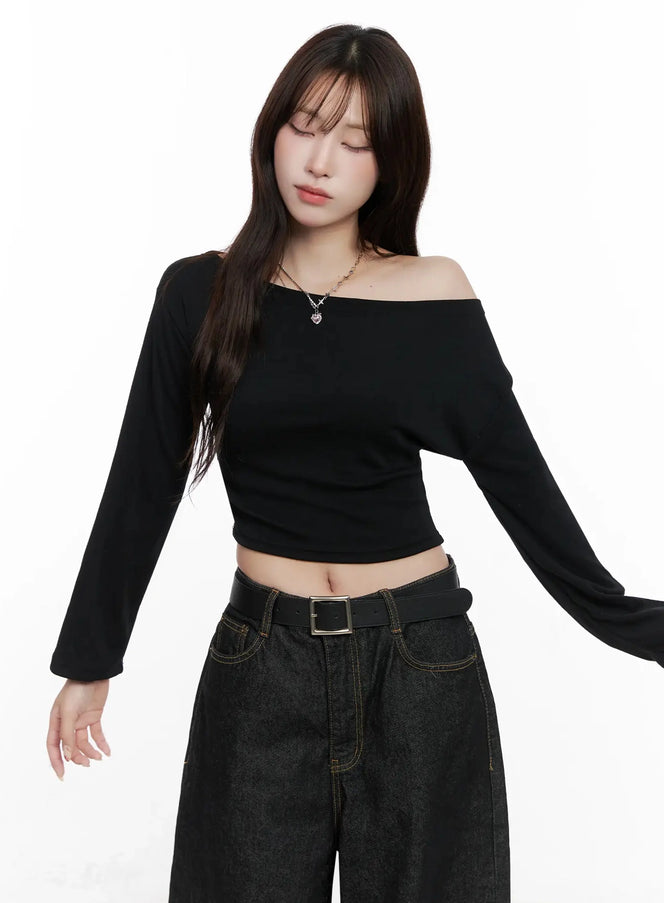 chic-off-shoulder-cropped-tee-in514