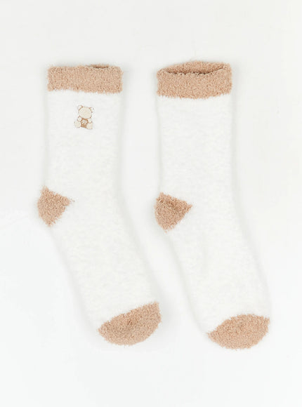 teddy-bear-fuzzy-socks-iy511