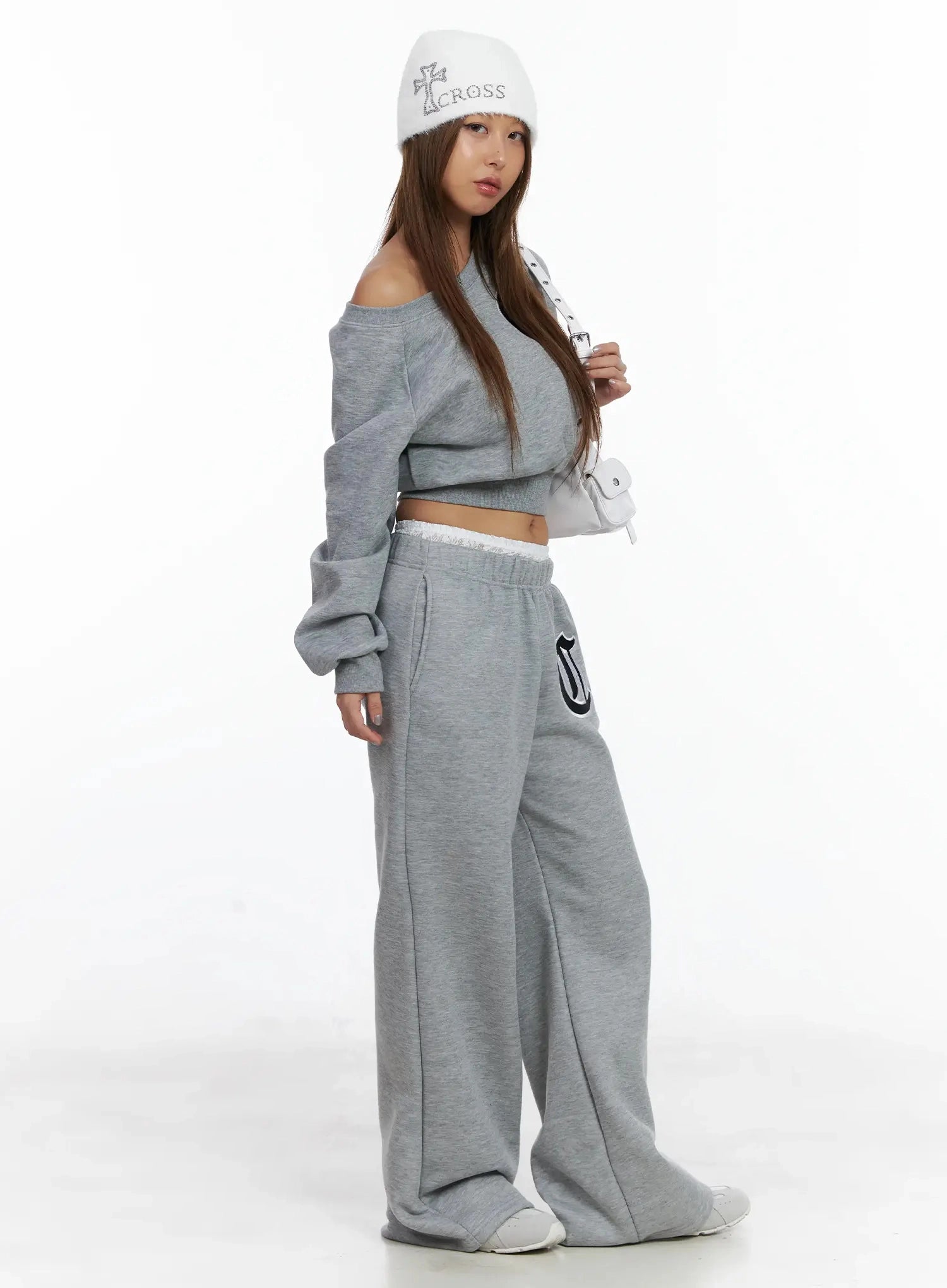 cozy-graphic-thermal-crop-sweatshirt-in528