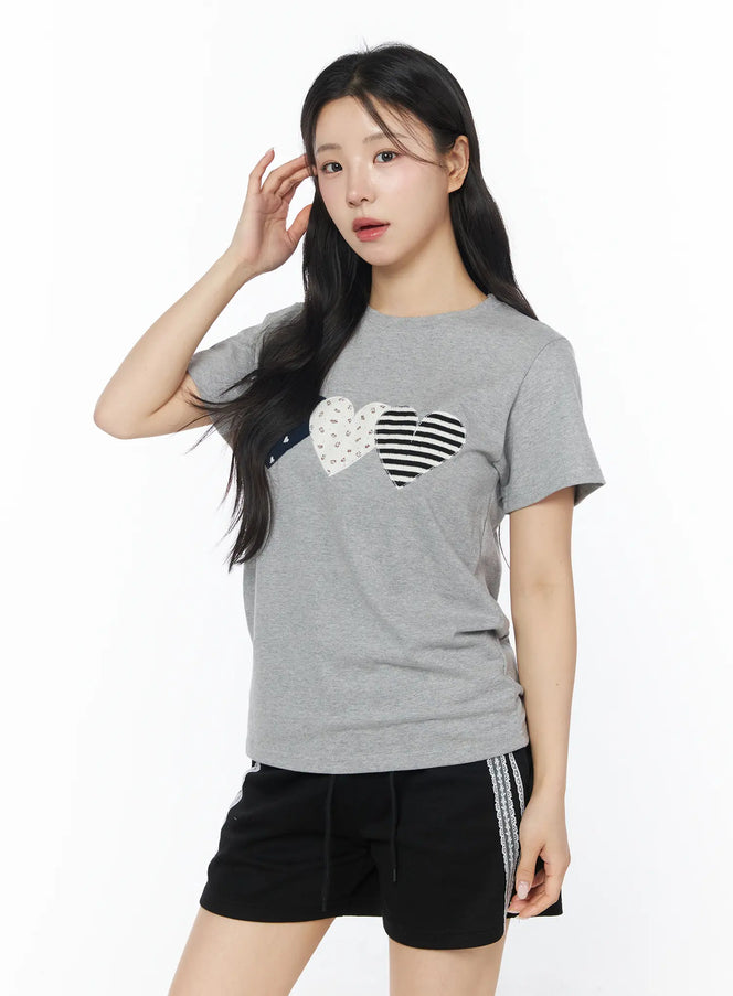 pattern-hearts-graphic-crop-tee-cd805