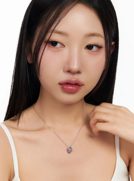 strawberry-cubic-necklace-im531