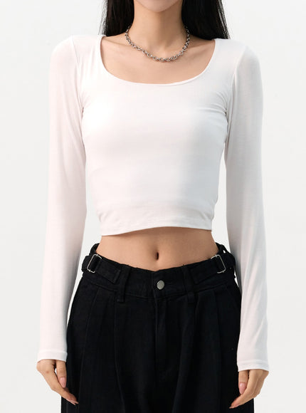 slimfit-u-neck-crop-top-io320