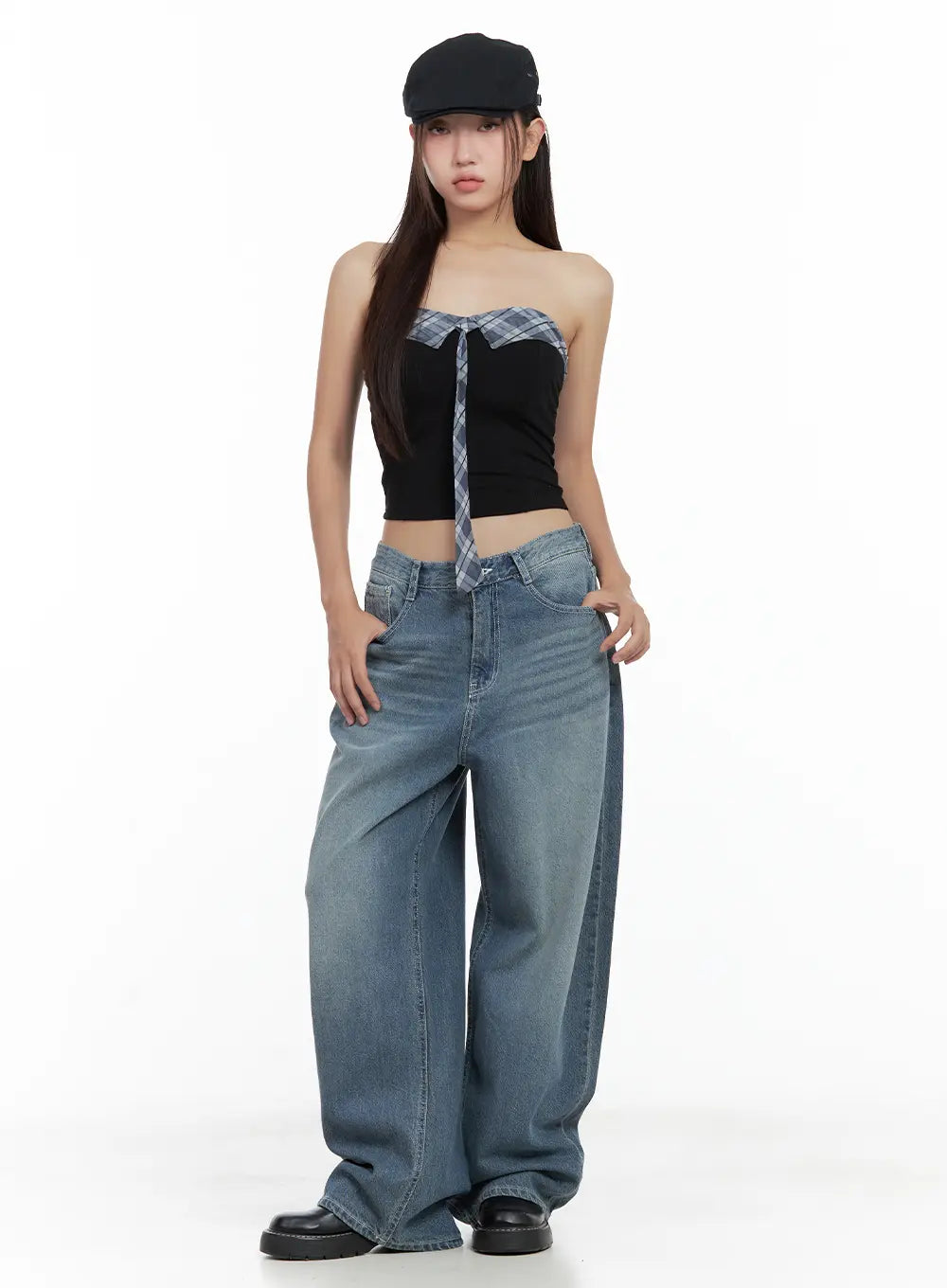 Riwon Retro-Wash Wide Summer Denim Jeans CL508 in blue, full front view on model, relaxed wide-leg silhouette with faded wash, styled with black tube top and beret hat.
