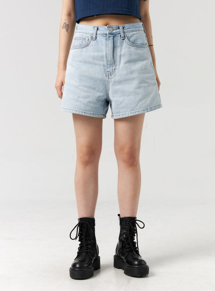 light-wash-denim-shorts-cl328