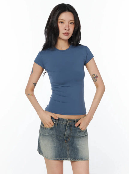 slim-fit-round-neck-basic-top-iu509