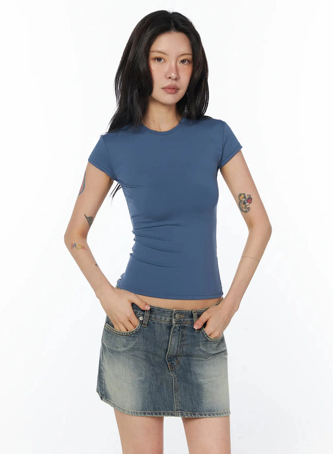 slim-fit-round-neck-basic-top-iu509