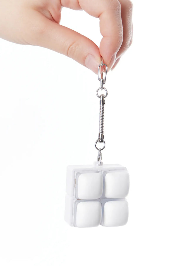 pebble-4-keycap-keychain-ia524