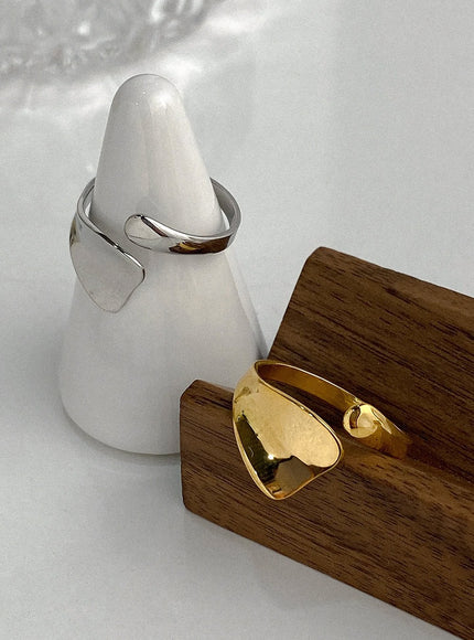 frida-crossline-open-ring-ia524