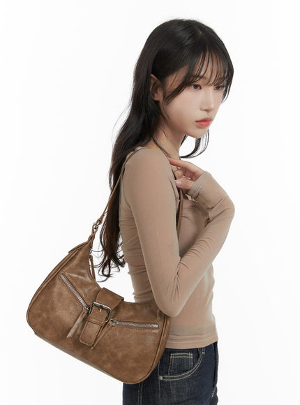 vintage-washed-faux-leather-shoulder-bag-ca403