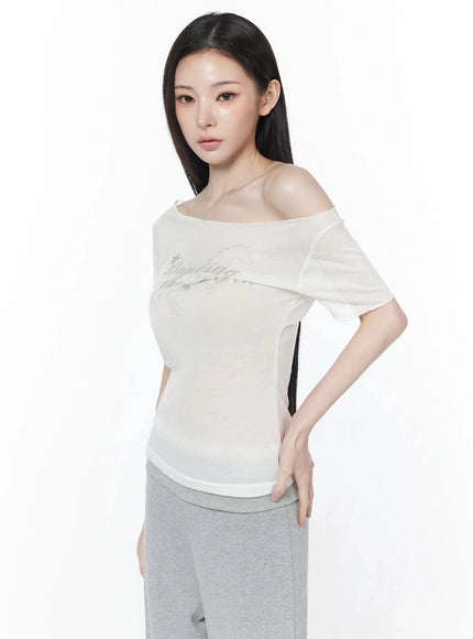 graphic-off-shoulder-top-iu512