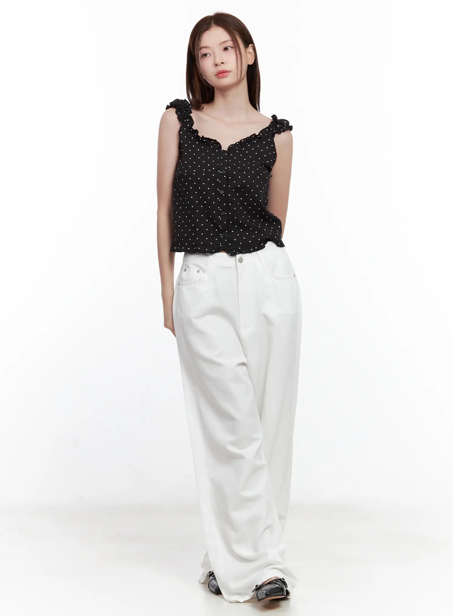 Jennie Baggy Wide-Leg Jeans CL502 in white, full-body front view on model, floor-length wide-leg silhouette, styled with black polka-dot cami top and black sandals.