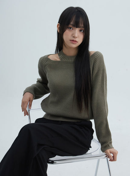 pintuck-straight-fit-tailored-pants-on309