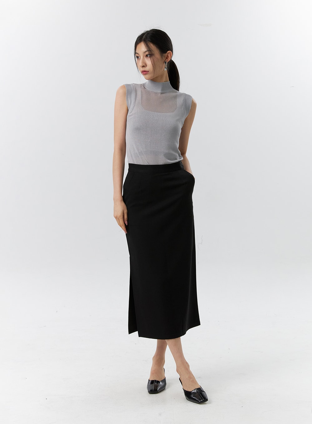 sleeveless-knit-top-il321