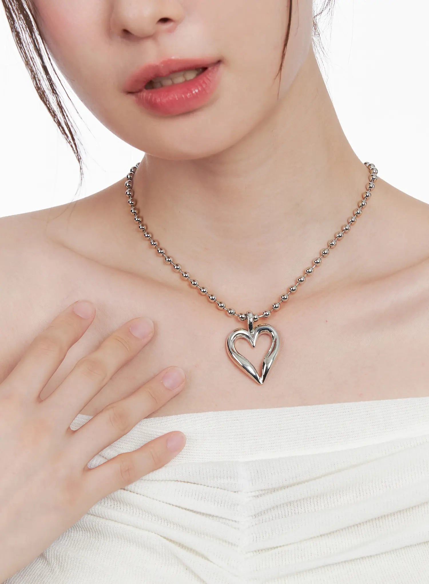 bold-heart-necklace-cl524