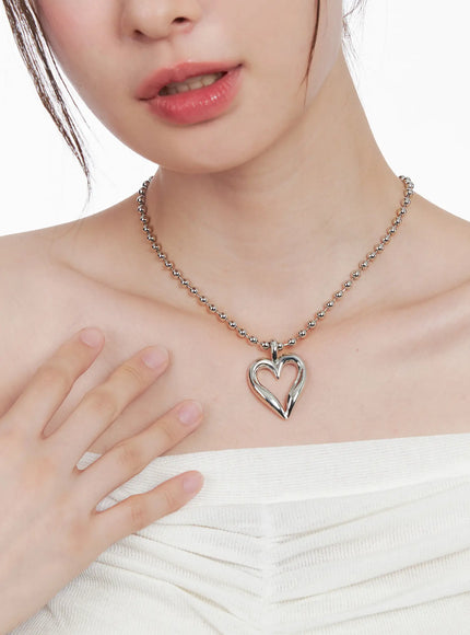 bold-heart-necklace-cl524