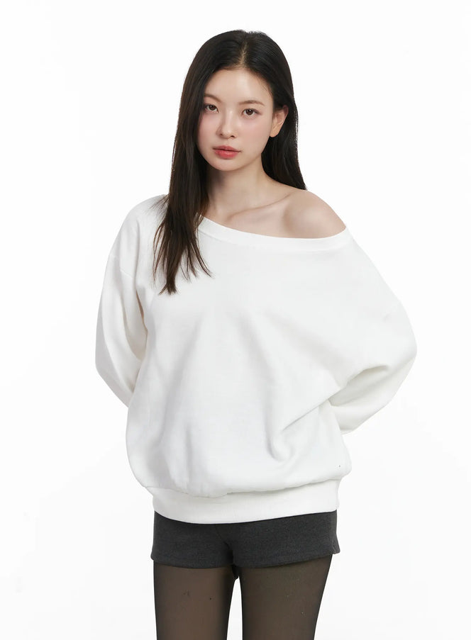 loose-fit-off-shoulder-fleece-lined-sweatshirt-cj507