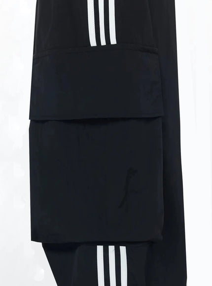 wide-leg-striped-nylon-cargo-pants-iu512