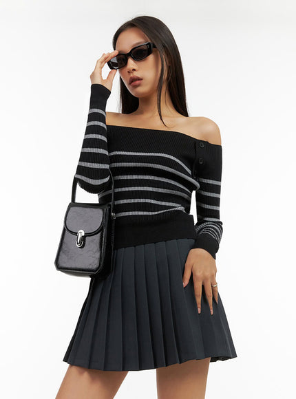 stripe-buttoned-off-shoulder-top-io409