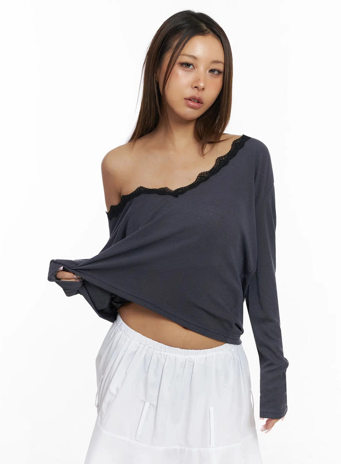 lace-trim-v-neck-relaxed-top-iy504