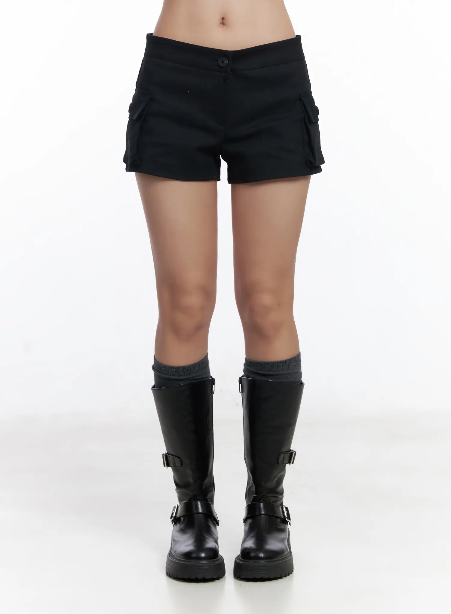 low-rise-cargo-shorts-cj530