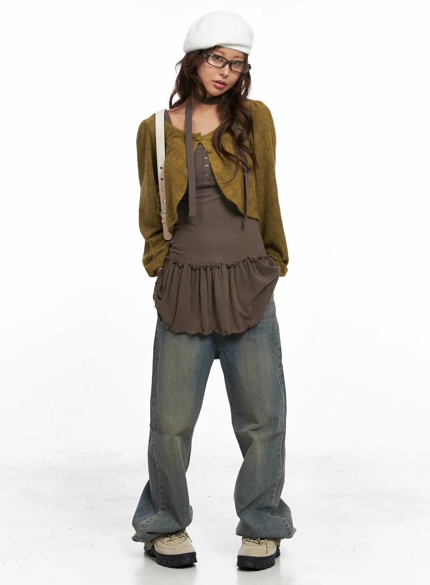 Denver Vintage Washed Semi-Wide Jeans CO513 in blue, full-body front on model styled with olive crop cardigan, brown ruffle hem top, white beret, and crossbody bag, acubi street look.