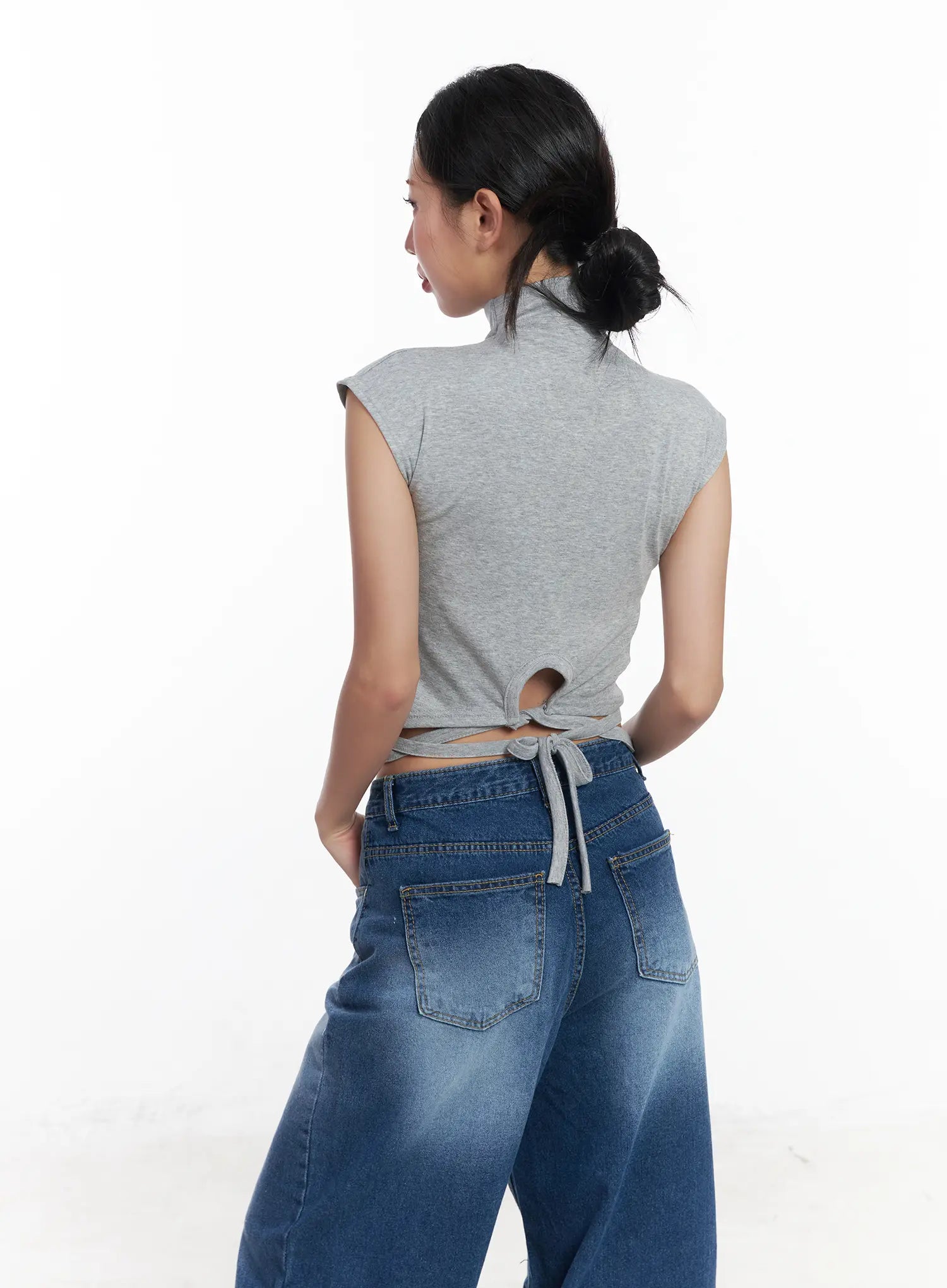 strap-detail-mock-neck-crop-top-cj530