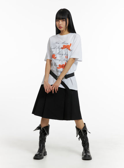 oversized-graphic-lettering-tee-cm406