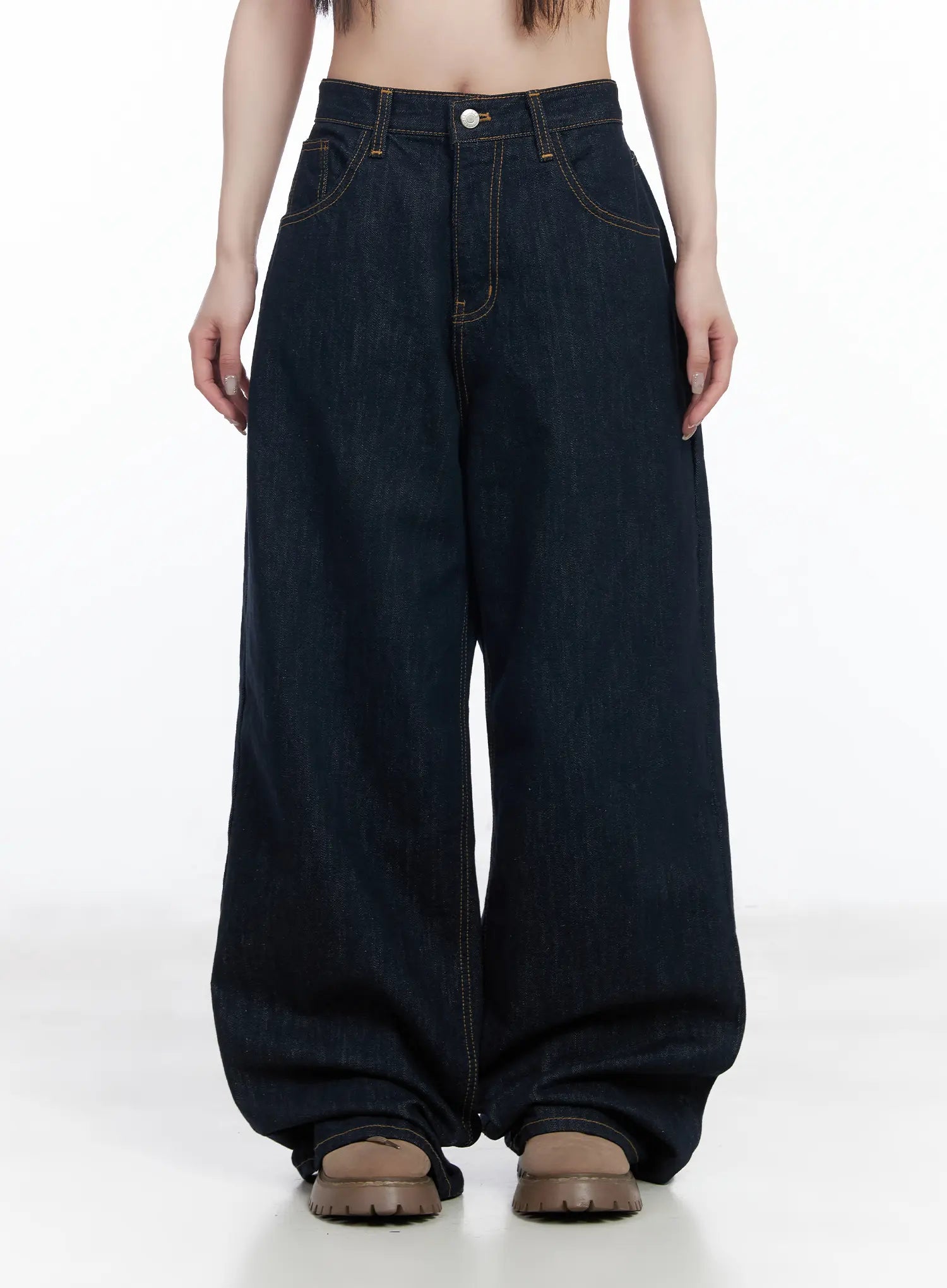 rowyn-wide-leg-jeans-with-pocket-detail-cf523