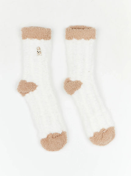bunny-fuzzy-socks-iy511