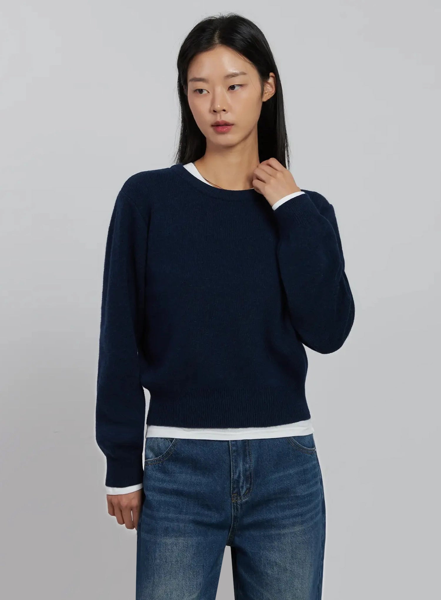 soft-round-neck-knit-top-ij508