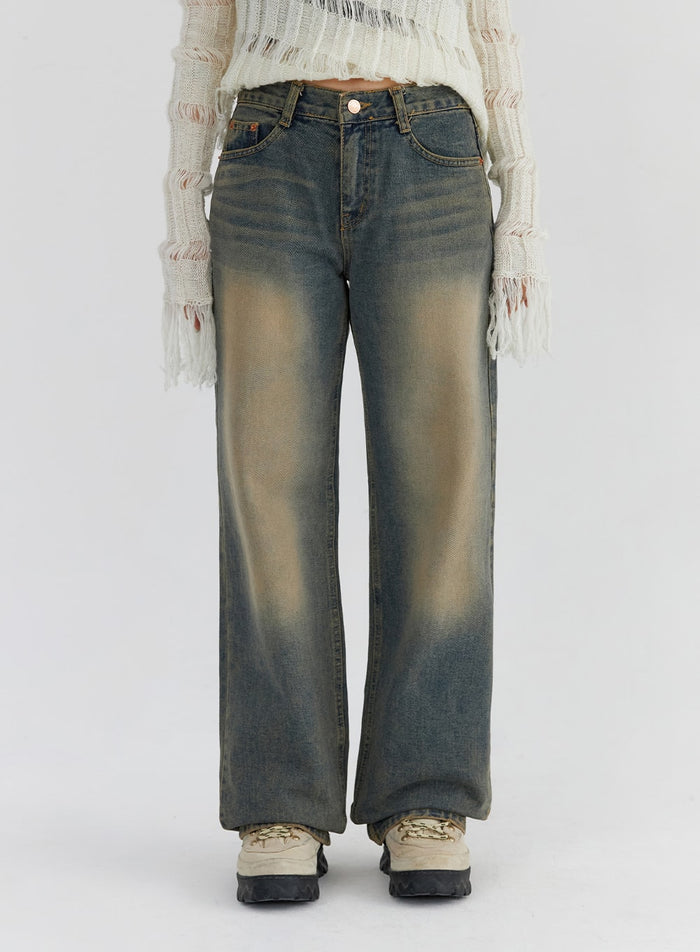 washed-straight-leg-jeans-cs326
